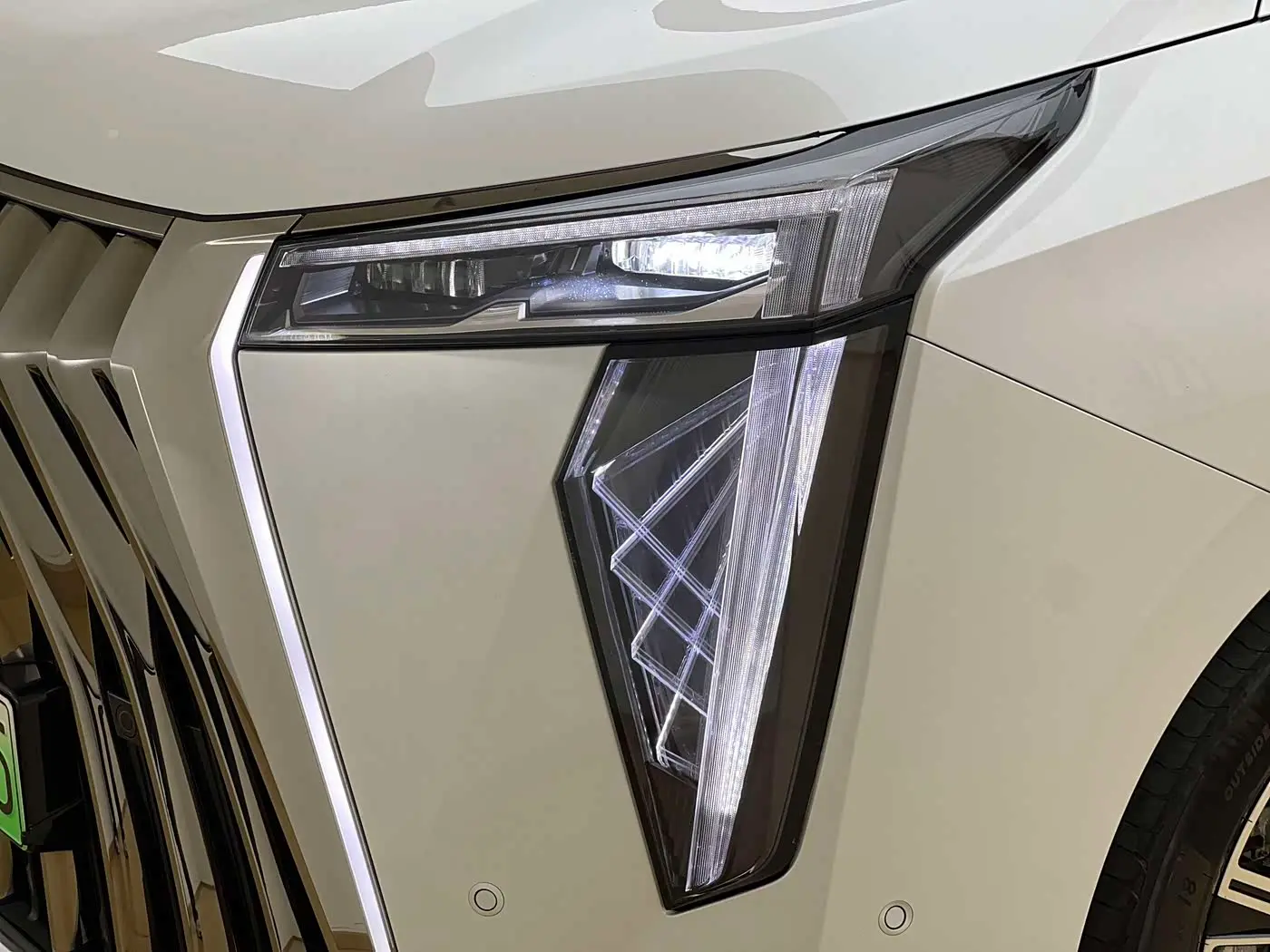 GAC Trumpchi Trumpchi E9 2024 — Photo 6/20