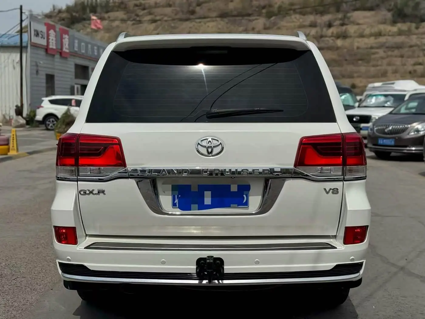 Toyota Land Cruiser 2015 — Photo 8/15