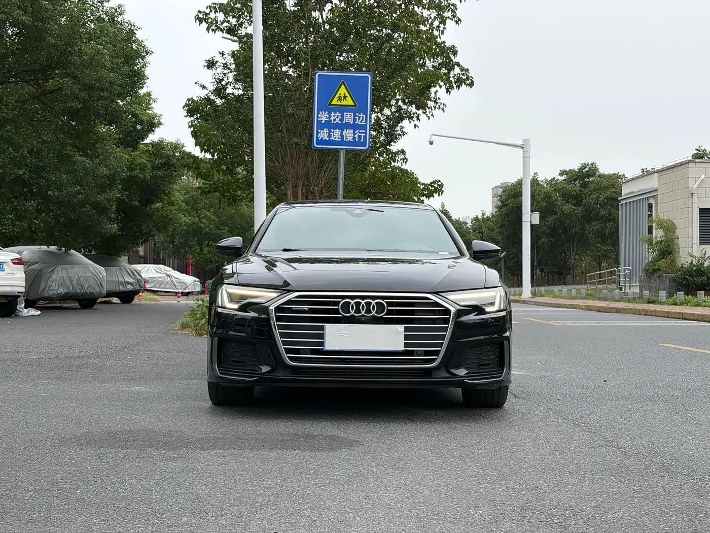 Audi A6L 2022 — Фото 2/16