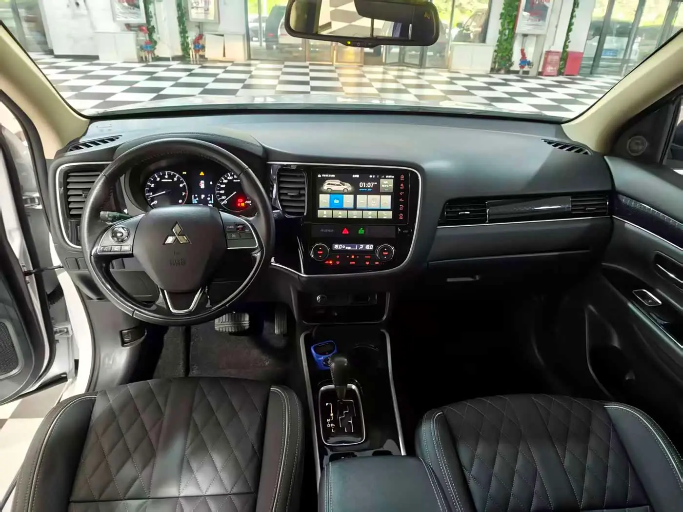 Mitsubishi Outlander 2022 — Фото 11/18