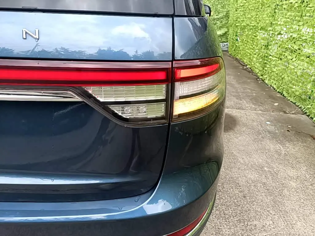 Lincoln Aviator 2020 — Photo 8/20