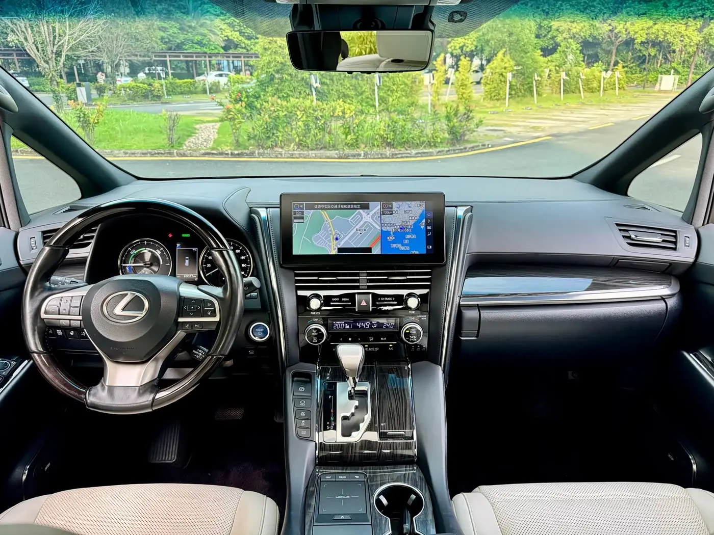 Lexus LM 2020 — Şəkil 9/18