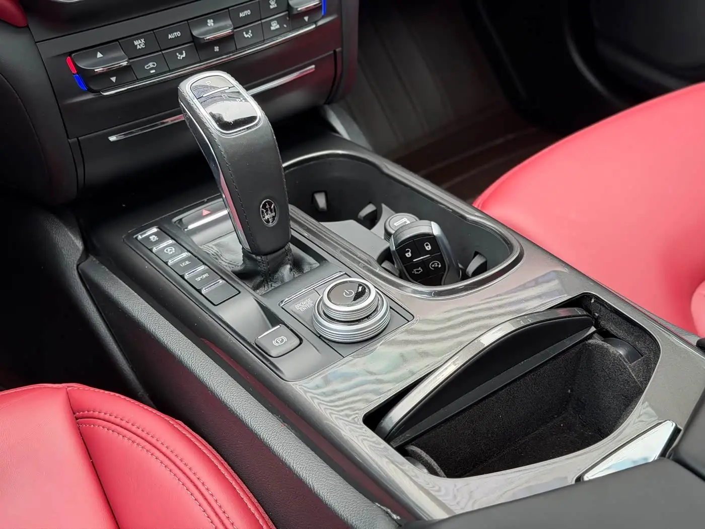 Maserati Ghibli 2022 — Photo 11/18