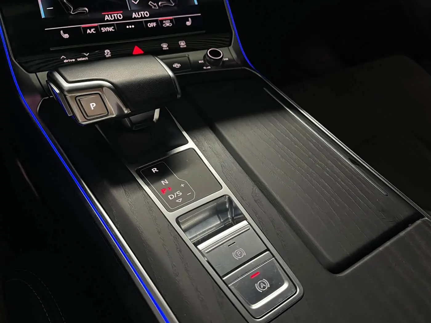 Audi A6L 2024 — Photo 11/20