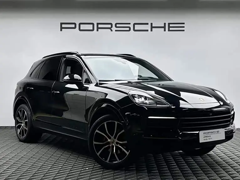 Porsche Cayenne 2023 — Photo 3/17