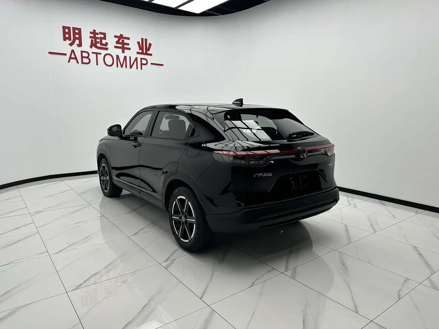Honda Vezel 2023 — Фото 8/18
