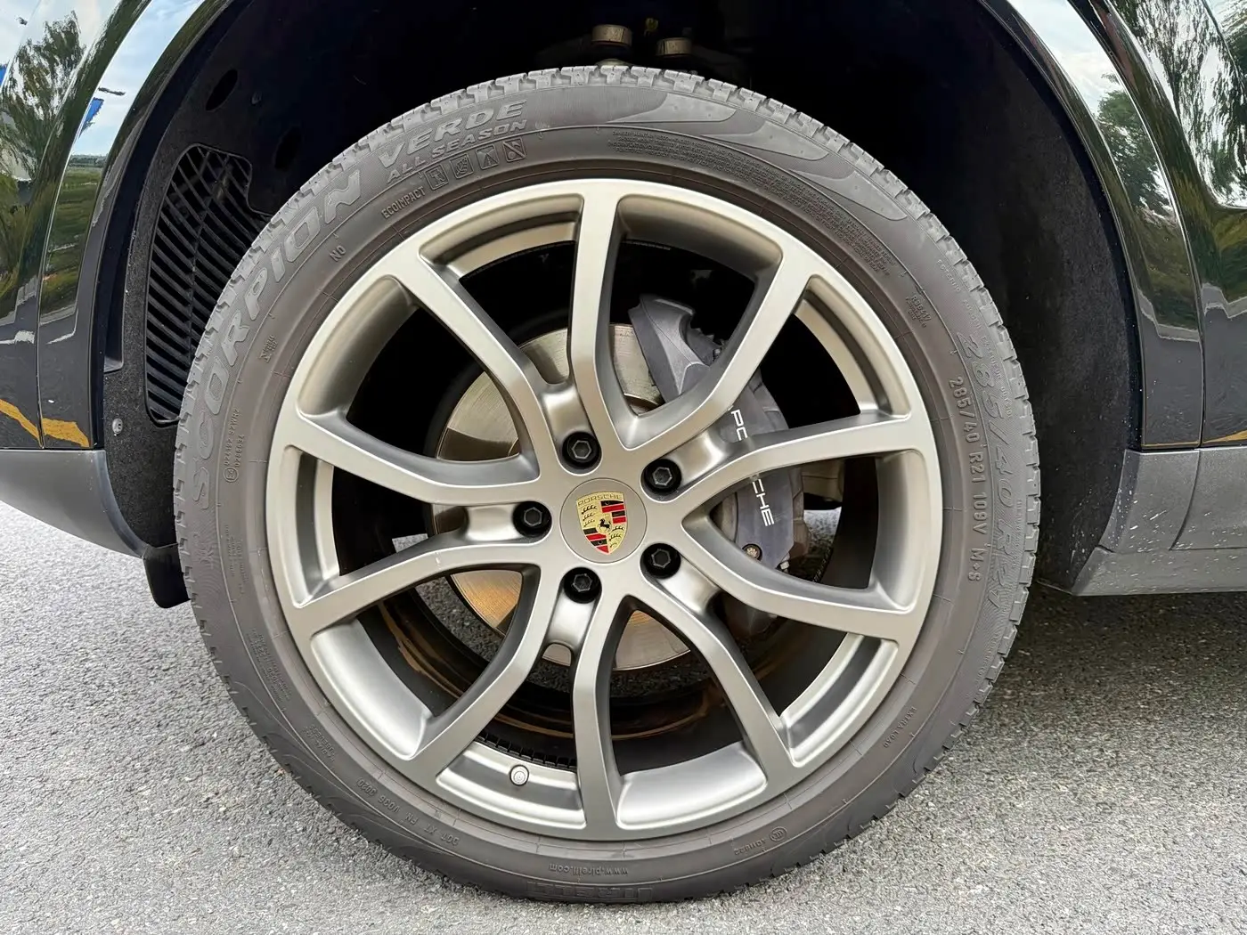 Porsche Cayenne 2023 — Photo 8/20