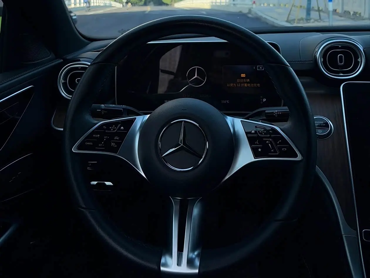 Mercedes-Benz C-Class 2024 — Photo 15/16