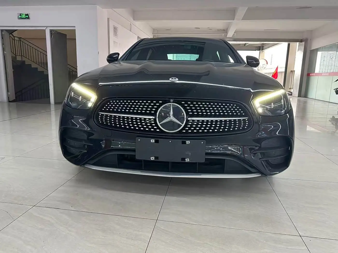 Mercedes-Benz E-Class 2022 — Photo 2/12