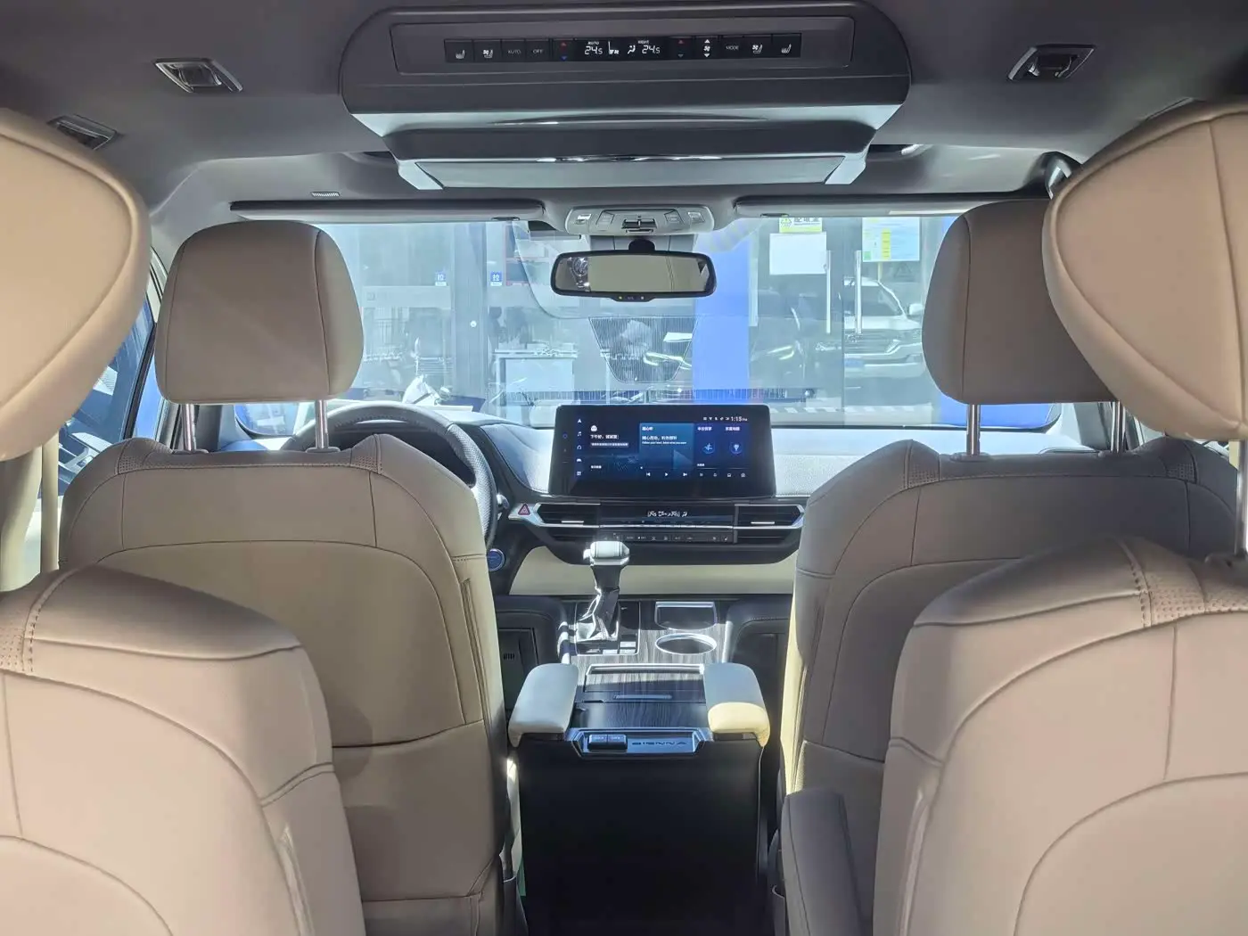 Toyota Sienna 2023 — Фото 17/20