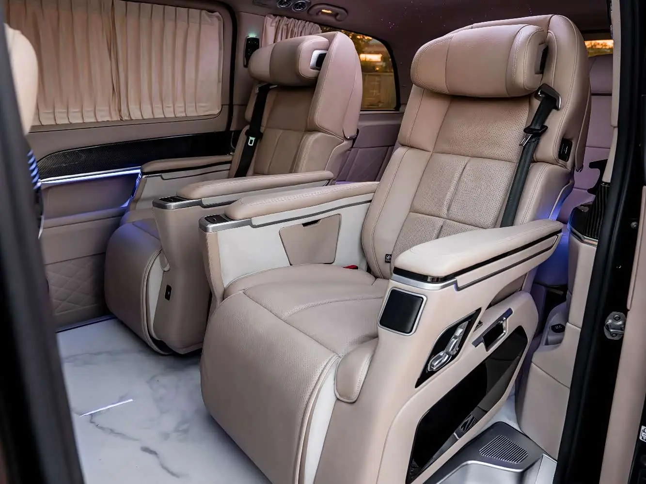 Mercedes-Benz V-Class 2019 — Şəkil 18/20