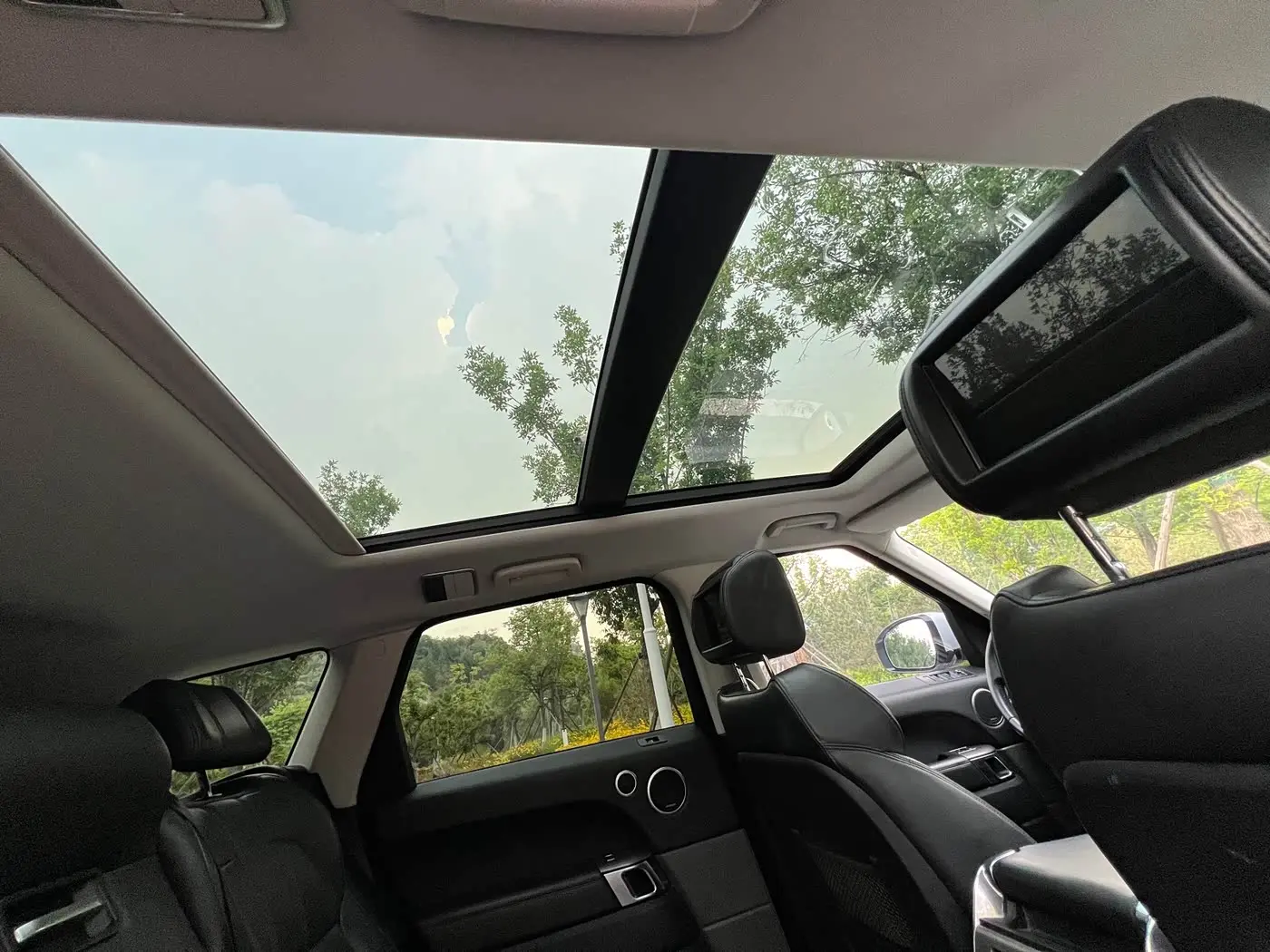 Land Rover Range Rover Sport 2017 — Photo 16/16