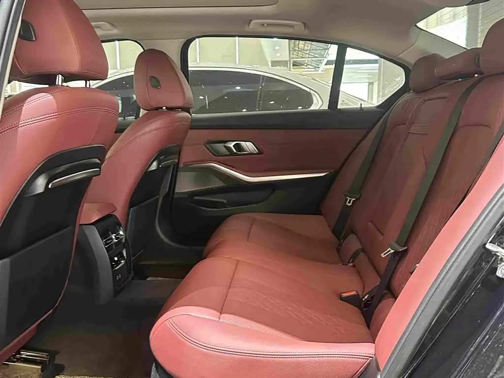 BMW 3 Series 2022 — Şəkil 8/10