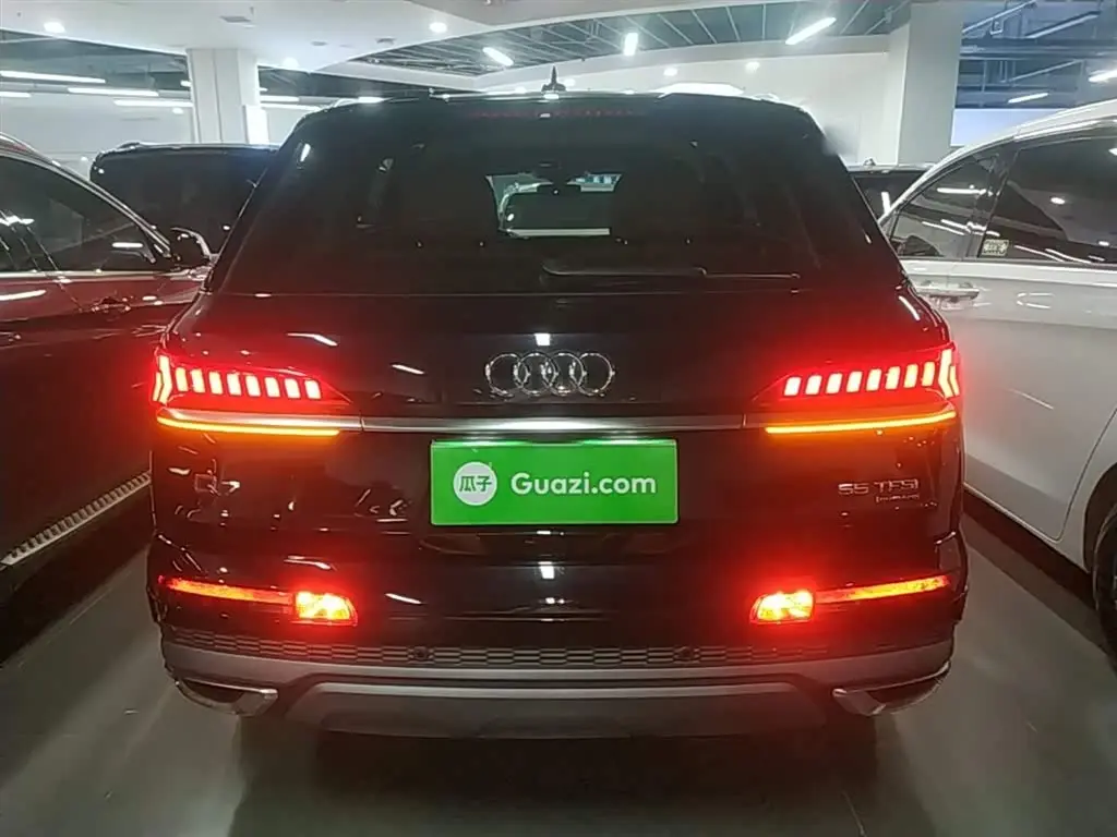 Audi Q7 2020 — Photo 6/20