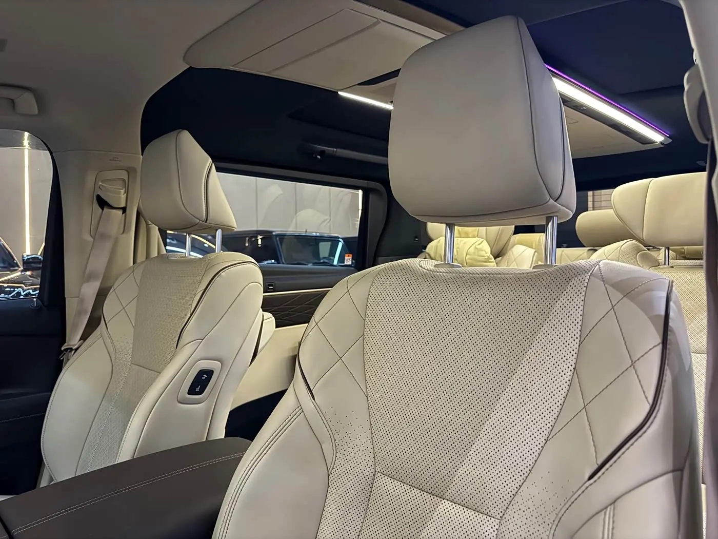 Toyota Vellfire 2023 — Фото 9/11