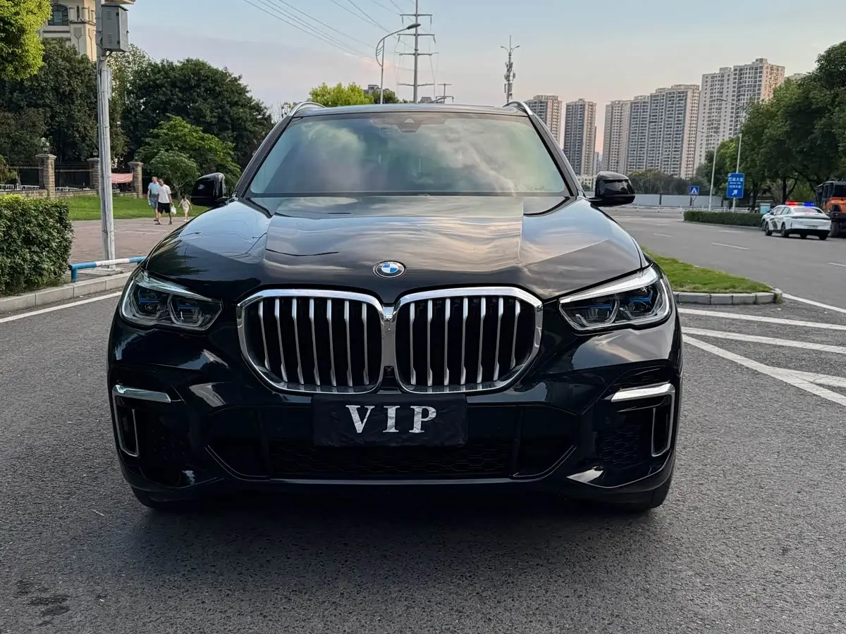 BMW X5 2023 — Фото 3/17
