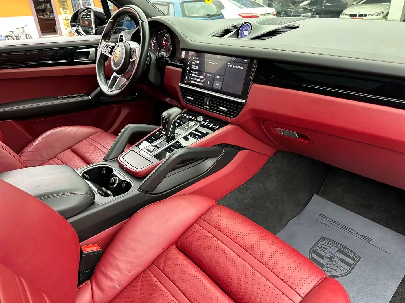 Porsche Cayenne 2018 — Фото 11/20