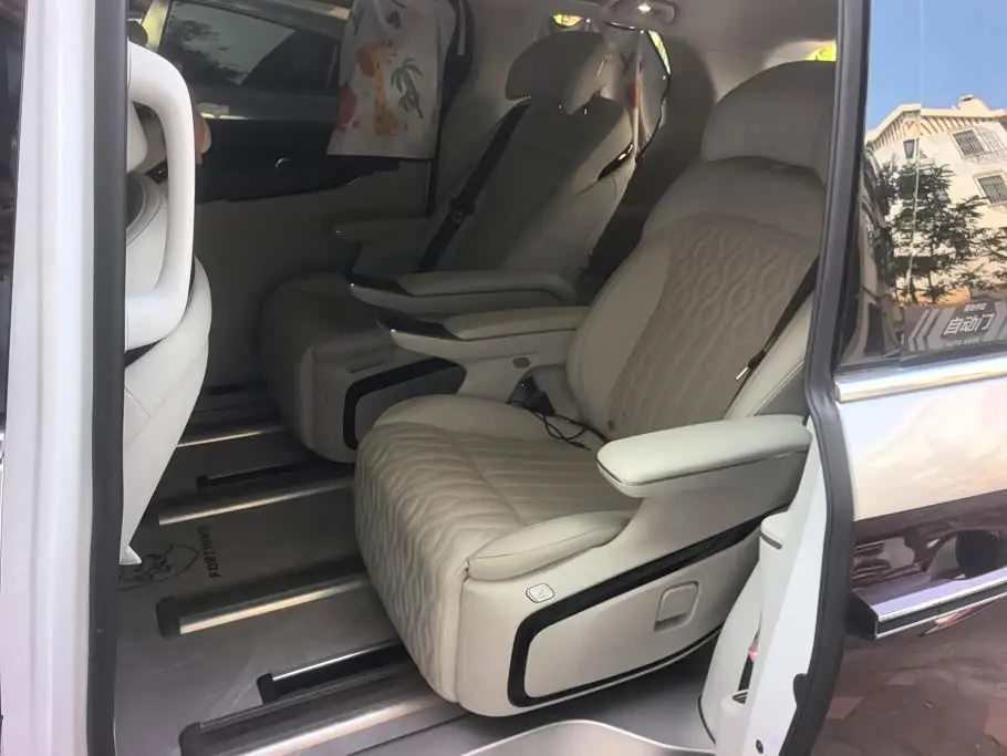 Dongfeng Fengxing Starlight V9 2025 — Фото 11/16