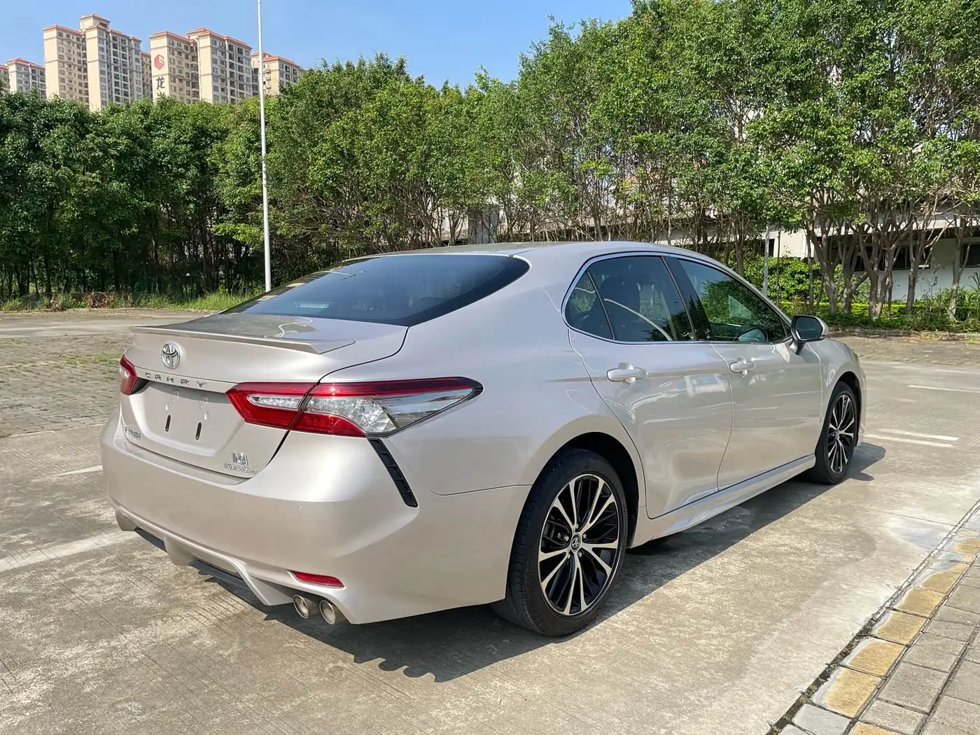 Toyota Camry 2019 — Şəkil 14/15