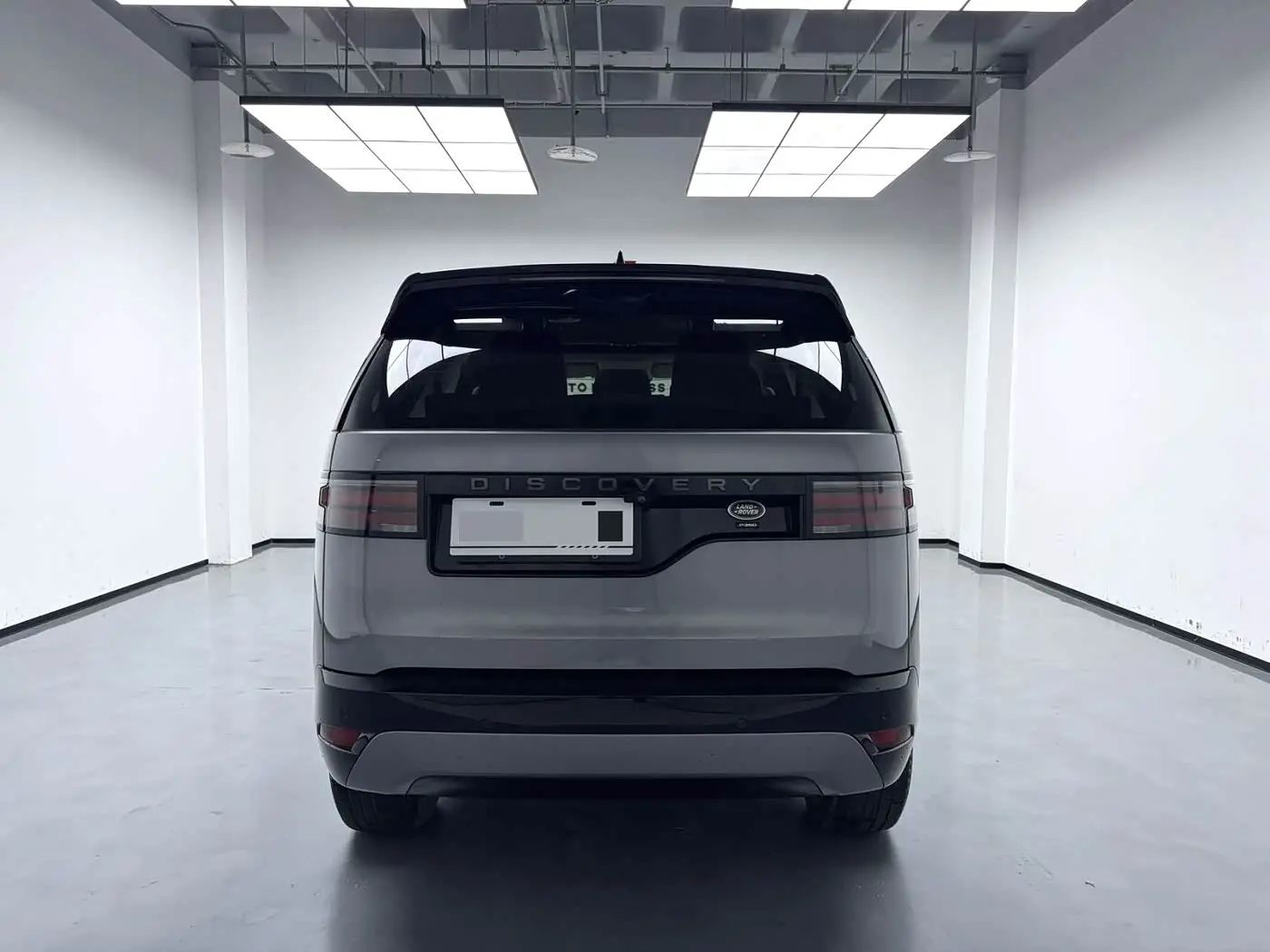 Land Rover Discovery 2021 — Photo 10/11