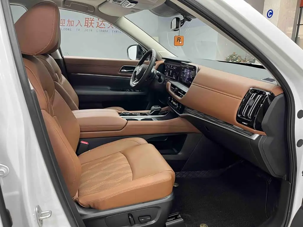 Nissan Terra 2024 — Photo 18/20