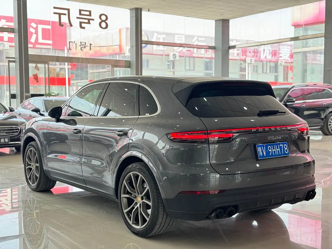 Porsche Cayenne 2022 — Photo 4/12