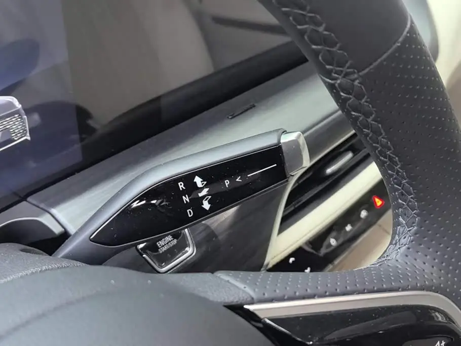 Buick GL8 New Energy 2025 — Photo 16/16