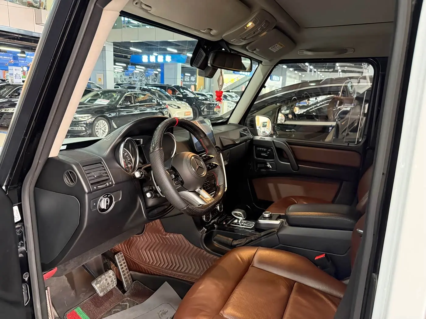 Mercedes-Benz G-Class 2017 — Photo 7/9