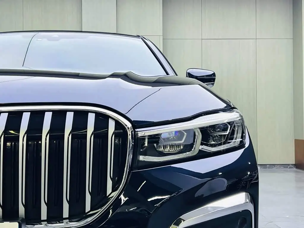 BMW 7 Series 2021 — Photo 7/17