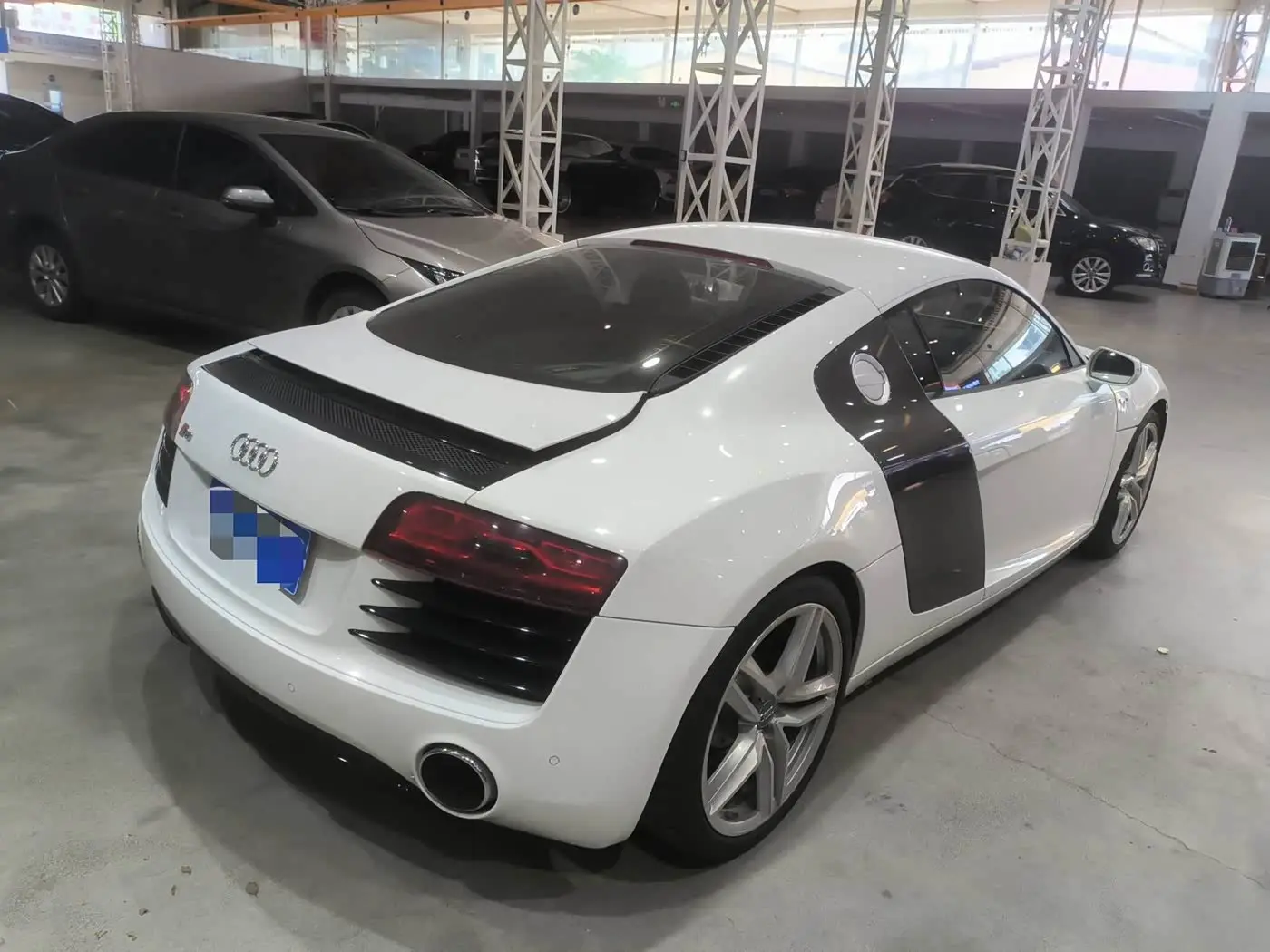 Audi R8 2014 — Photo 2/7