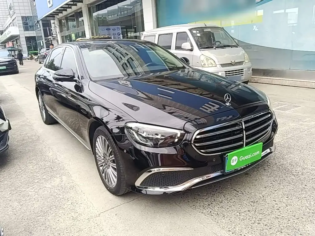 Mercedes-Benz E-Class 2023 — Photo 4/20