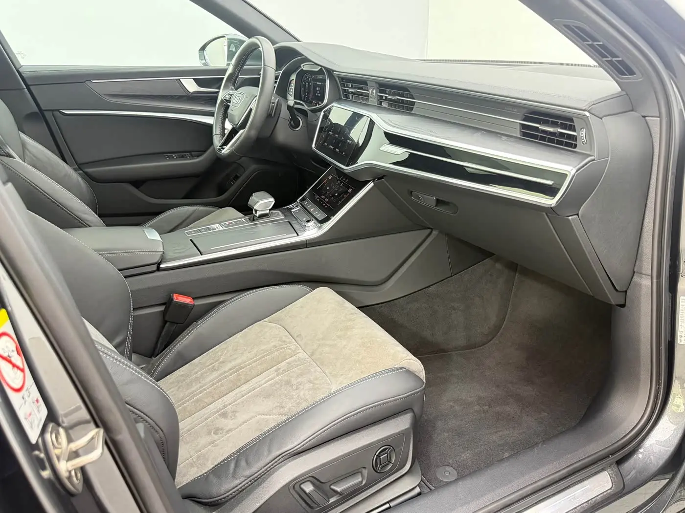 Audi A6L 2021 — Photo 9/16