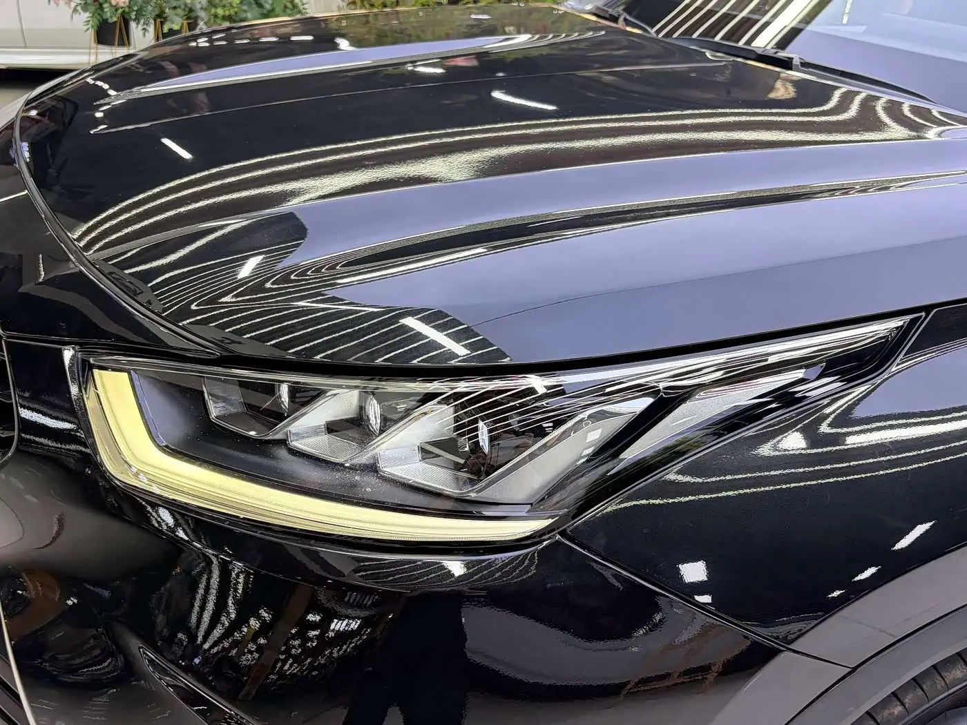 Toyota Crown Kluger 2022 — Photo 4/20