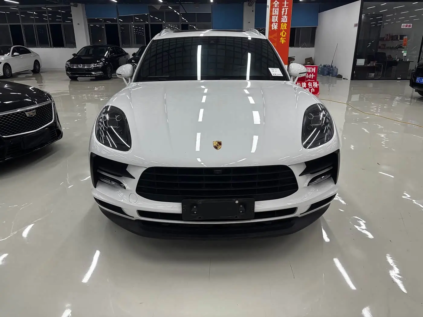 Porsche Macan 2020 — Photo 1/9
