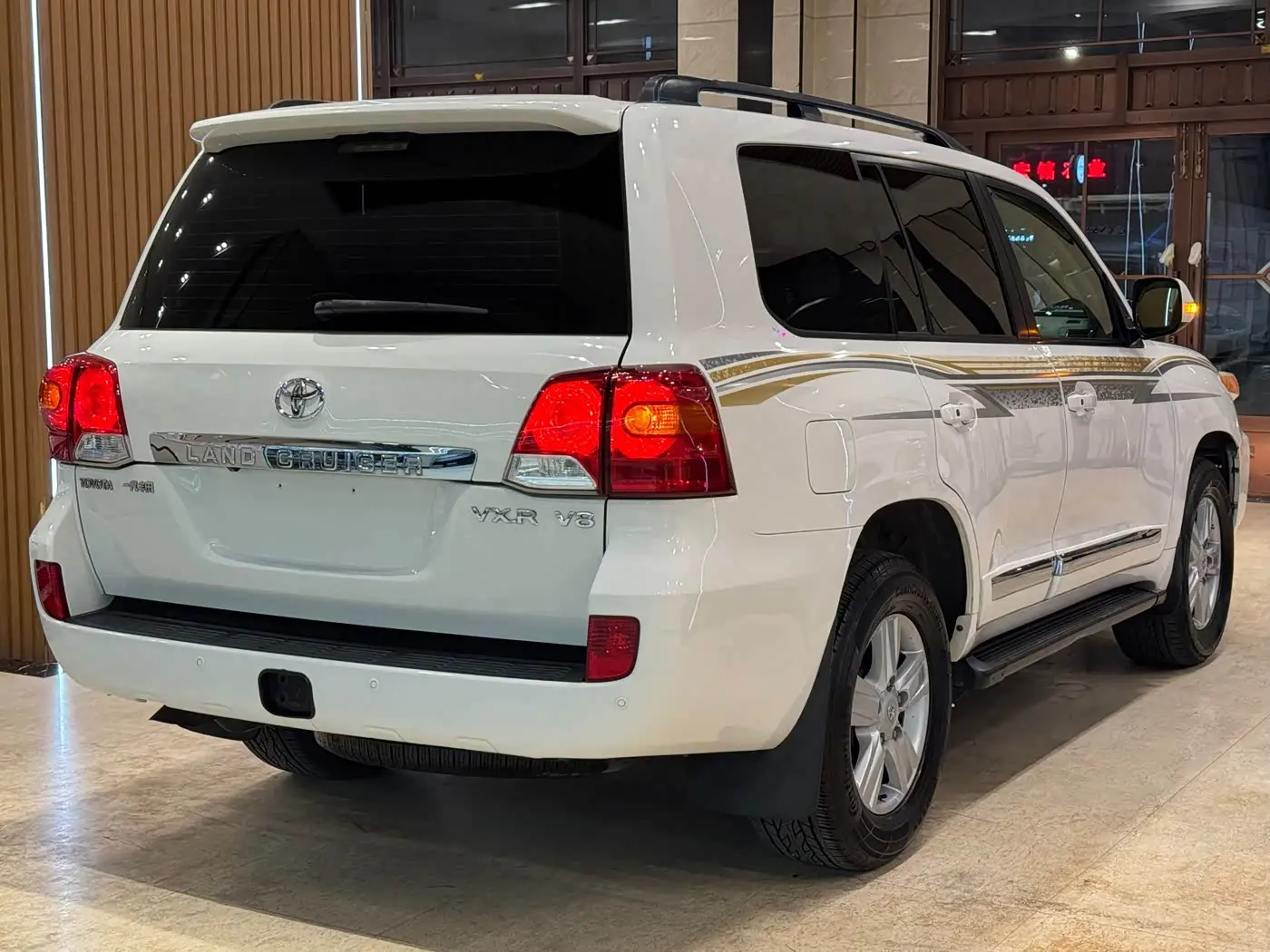 Toyota Land Cruiser 2013 — Photo 4/20