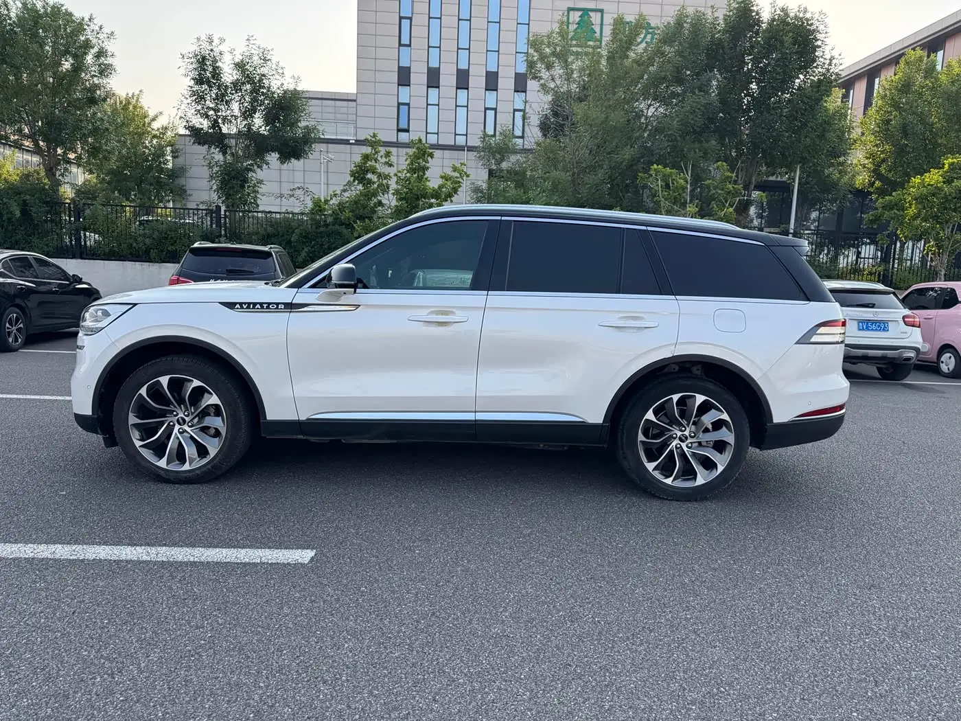 Lincoln Aviator 2020 — Photo 4/19