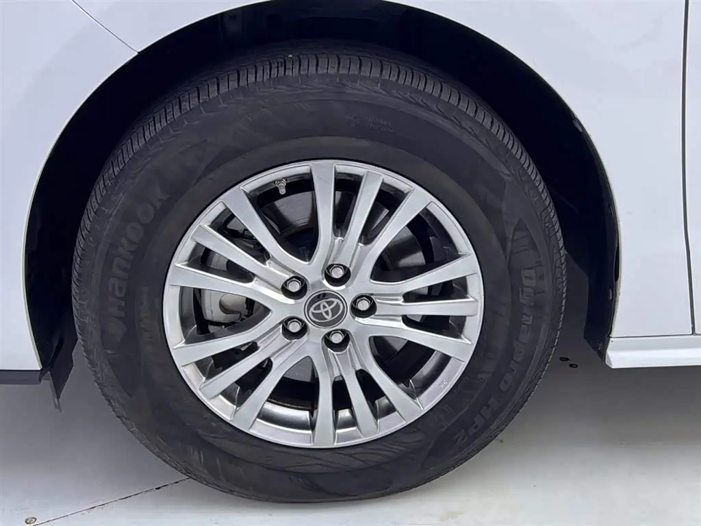 Toyota Sienna 2023 — Photo 11/20