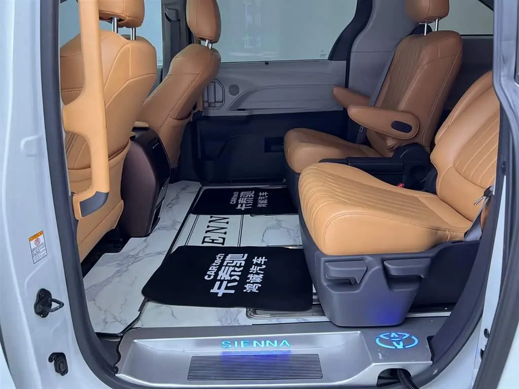 Toyota Sienna 2023 — Photo 16/20