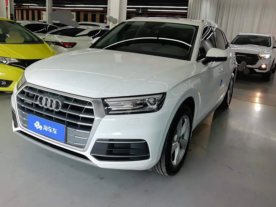 Audi Q5L 2019 — Фото 1/16