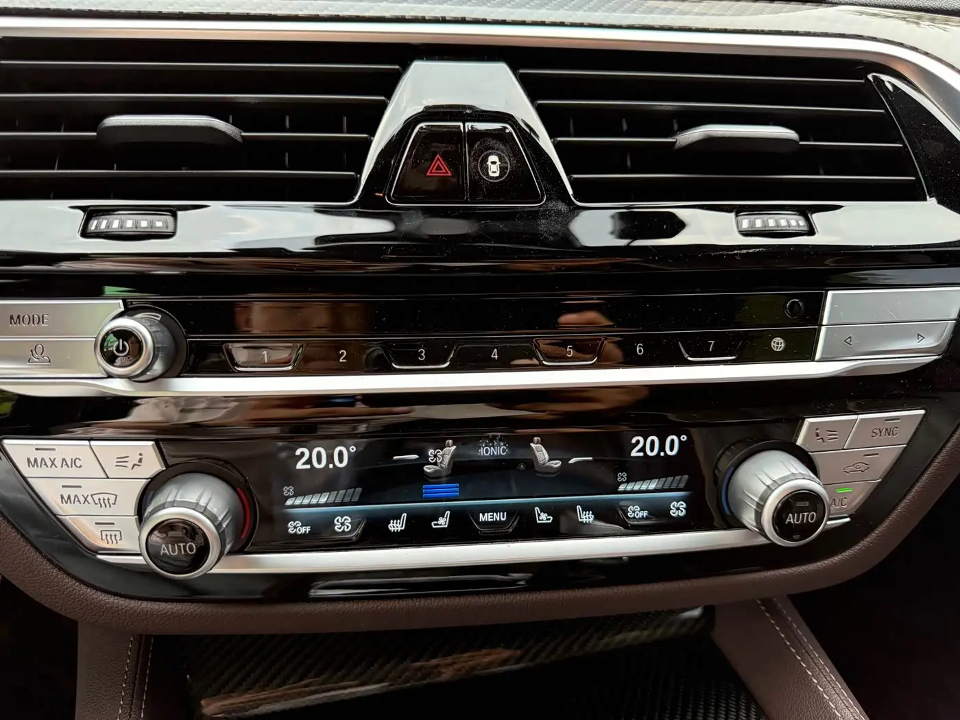 BMW 5 Series 2023 — Photo 12/16