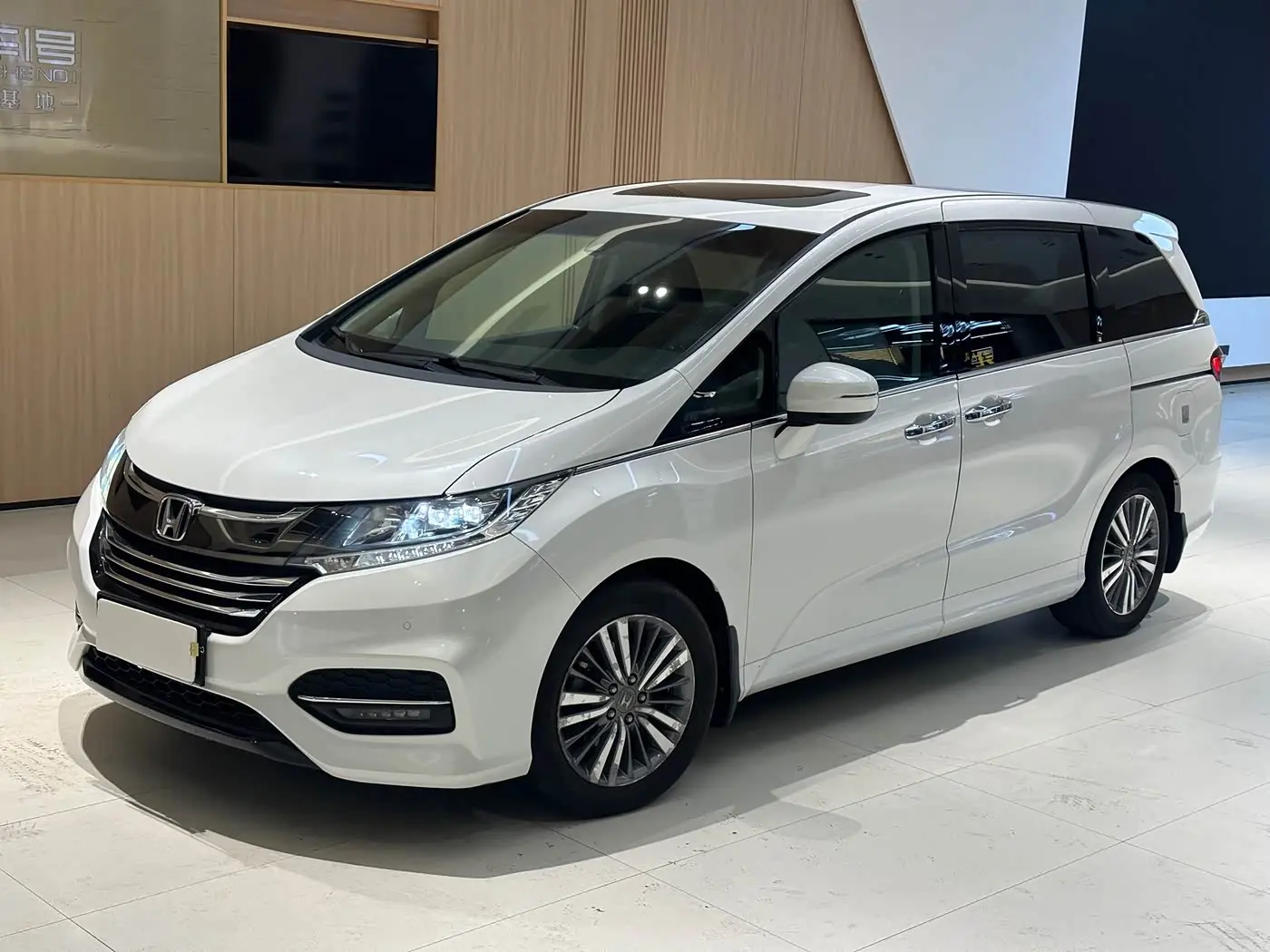 Honda Odyssey 2018 — Şəkil 1/11