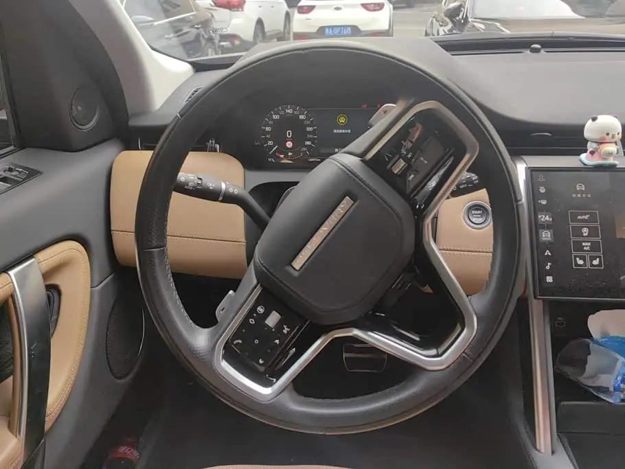 Land Rover Discovery Sport 2023 — Фото 15/16