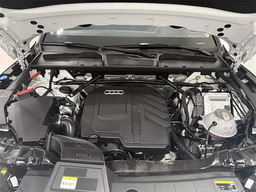 Audi Q5L 2025 — Şəkil 8/14