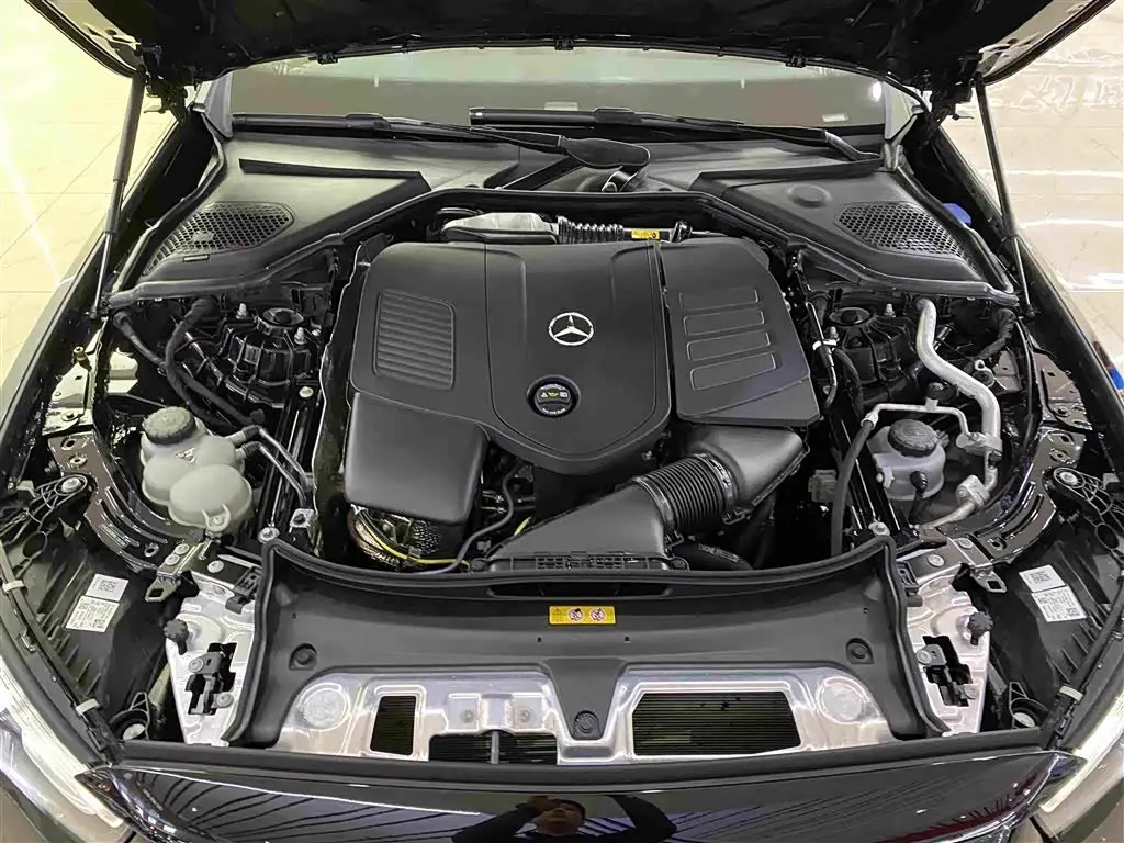 Mercedes-Benz E-Class 2024 — Photo 14/18