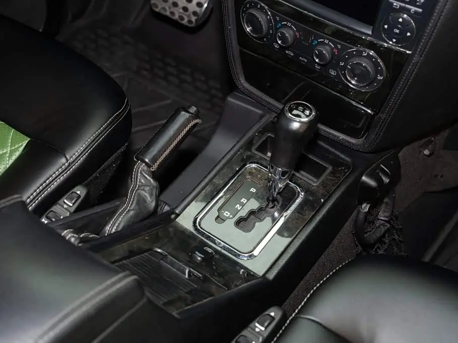 Mercedes-Benz G-Class AMG 2010 — Фото 17/20