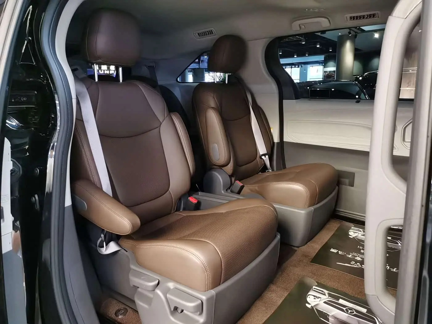 Toyota Sienna 2025 — Photo 15/18