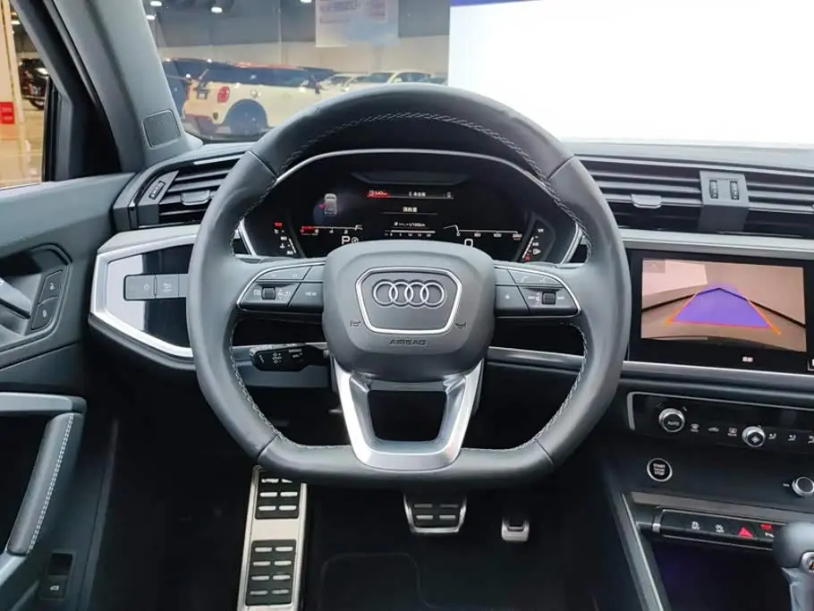 Audi Q3 2025 — Фото 15/16