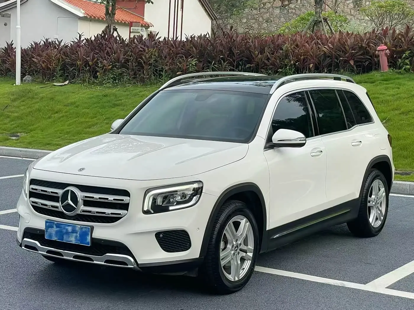 Mercedes-Benz GLB 2021 — Photo 1/9