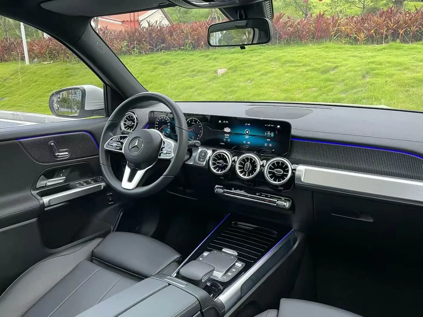 Mercedes-Benz GLB 2021 — Photo 7/9
