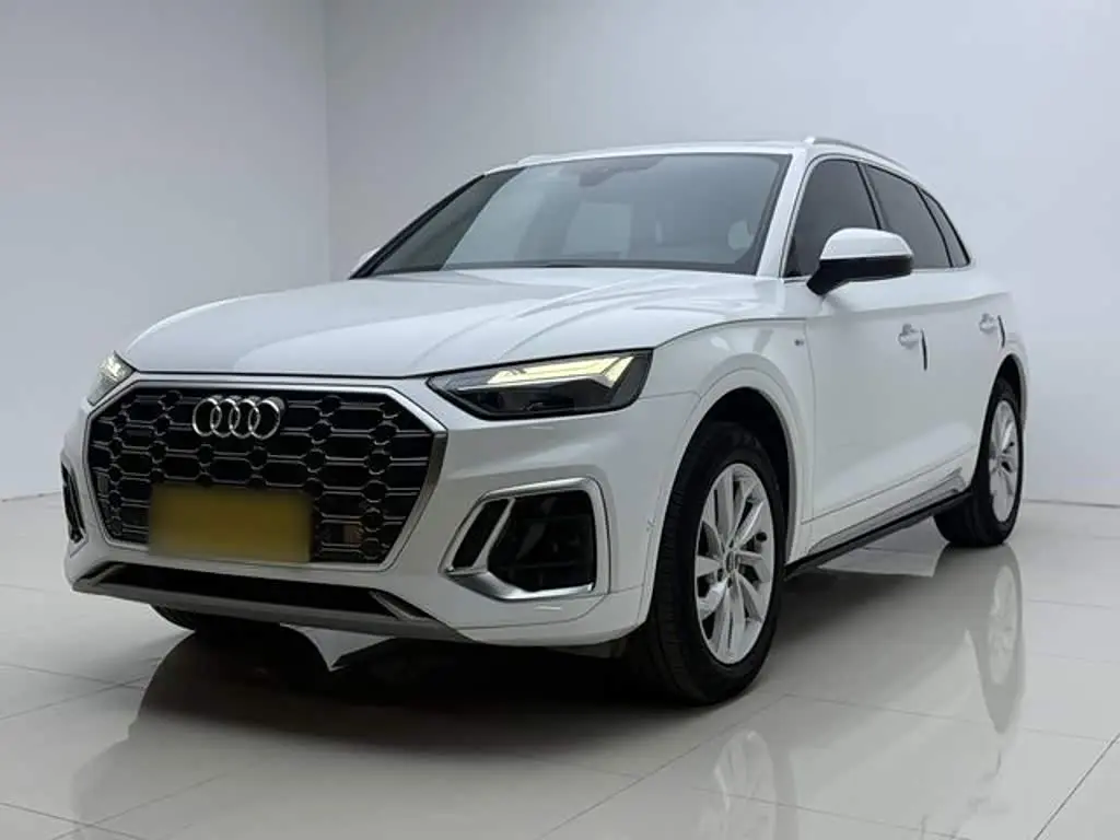 Audi Q5L 2023 — Фото 2/20